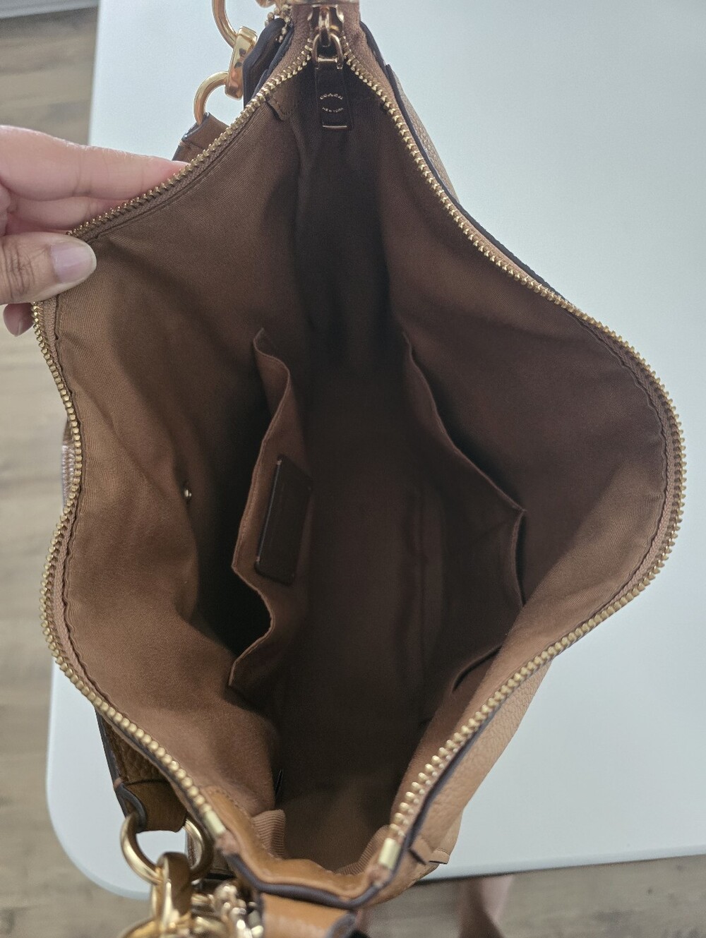 Coach Tan Leather Women's Bag - Picture 4 of 5